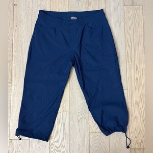 Eddie Bauer | Women's Deep Blue Capri Panta